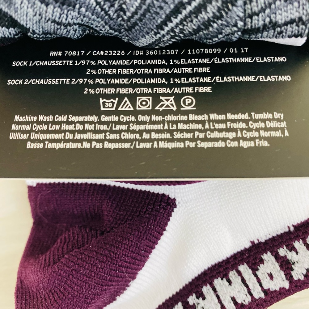 VS PINK Low Show Ankle Socks 4 pairs OS - Picture 8 of 8